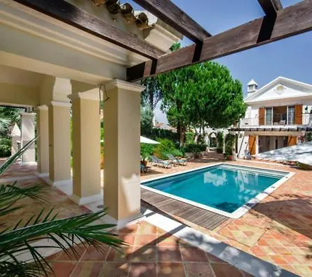 Sleeps 8 Pool Air Con Wifi *