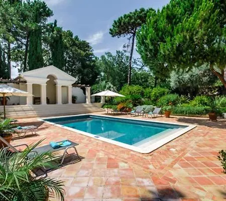 Sleeps 8 Pool Air Con Wifi *