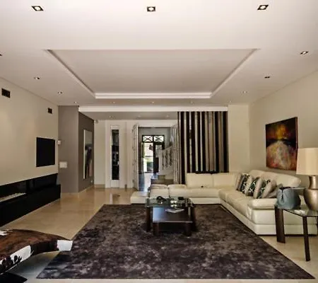 Sleeps 8 Pool Air Con Wifi Villa *